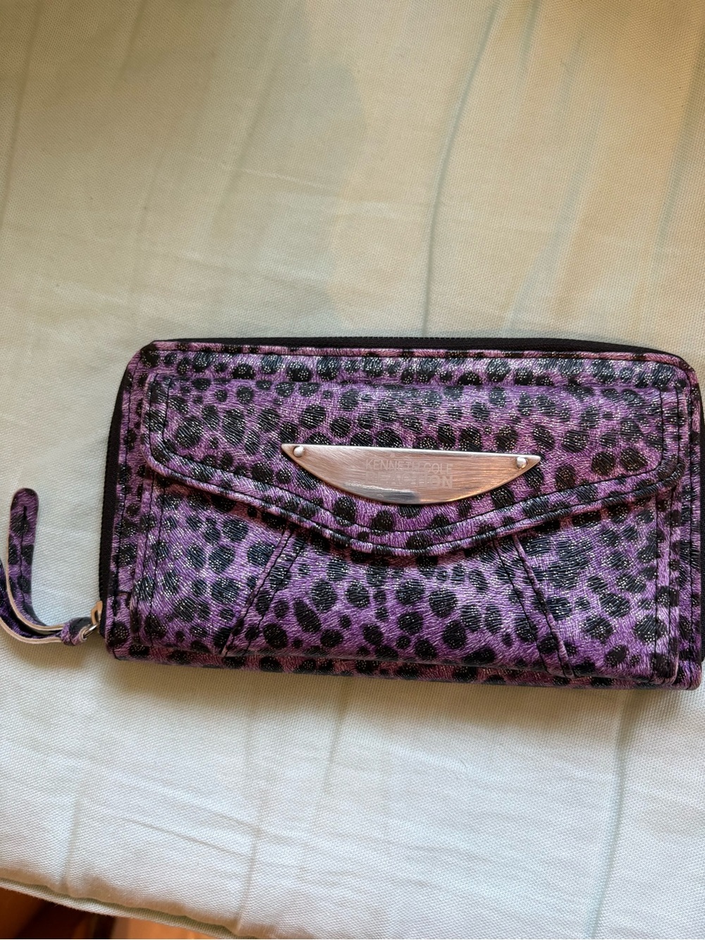 Kenneth Cole Reaction Purple Leopard Print Zip Wallet